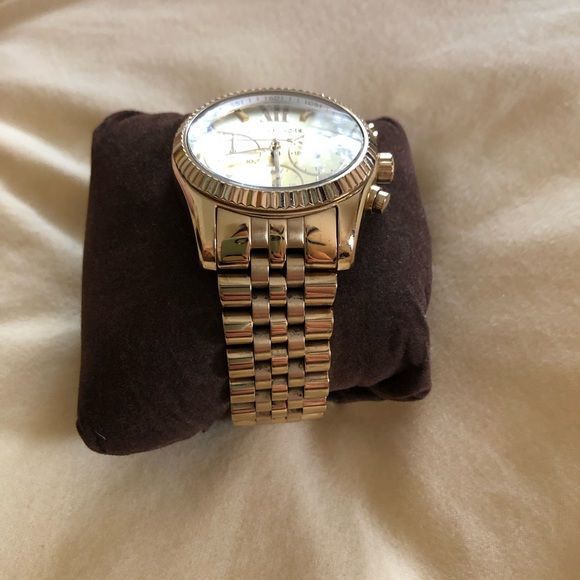 Michale Kors gold watch! main image 4